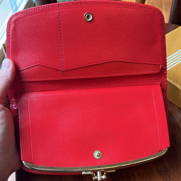 Stunning Red Leather Wallet - Picture 7 of 11